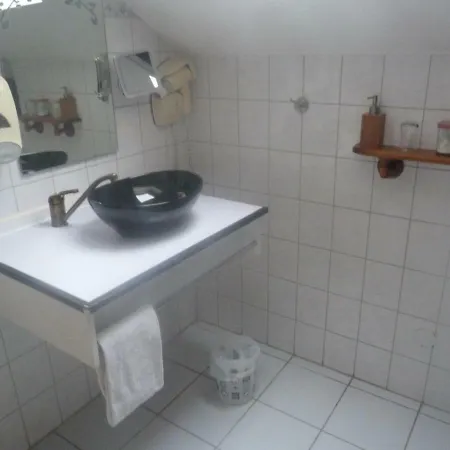 Domaine Des Hauts Viaux Hotel *