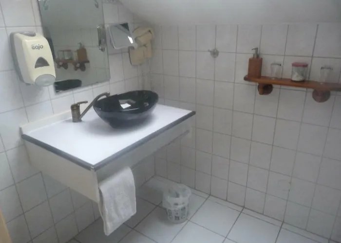 Domaine Des Hauts Viaux Hotel *